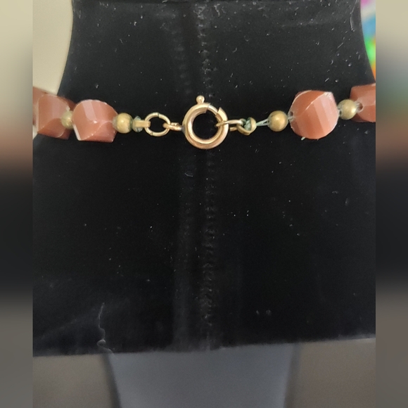 Vintage Statement polished stone, acrylic and metal necklace - Picture 3 of 7